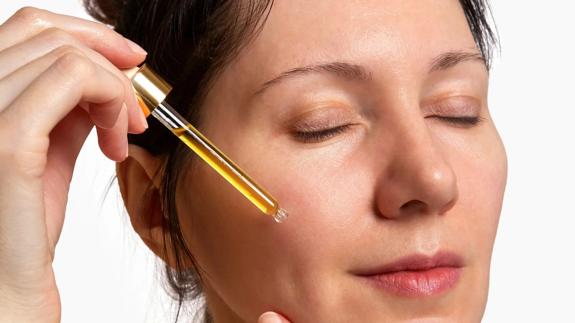 6Skins Vitamin C serum bottle with brightening skincare benefits